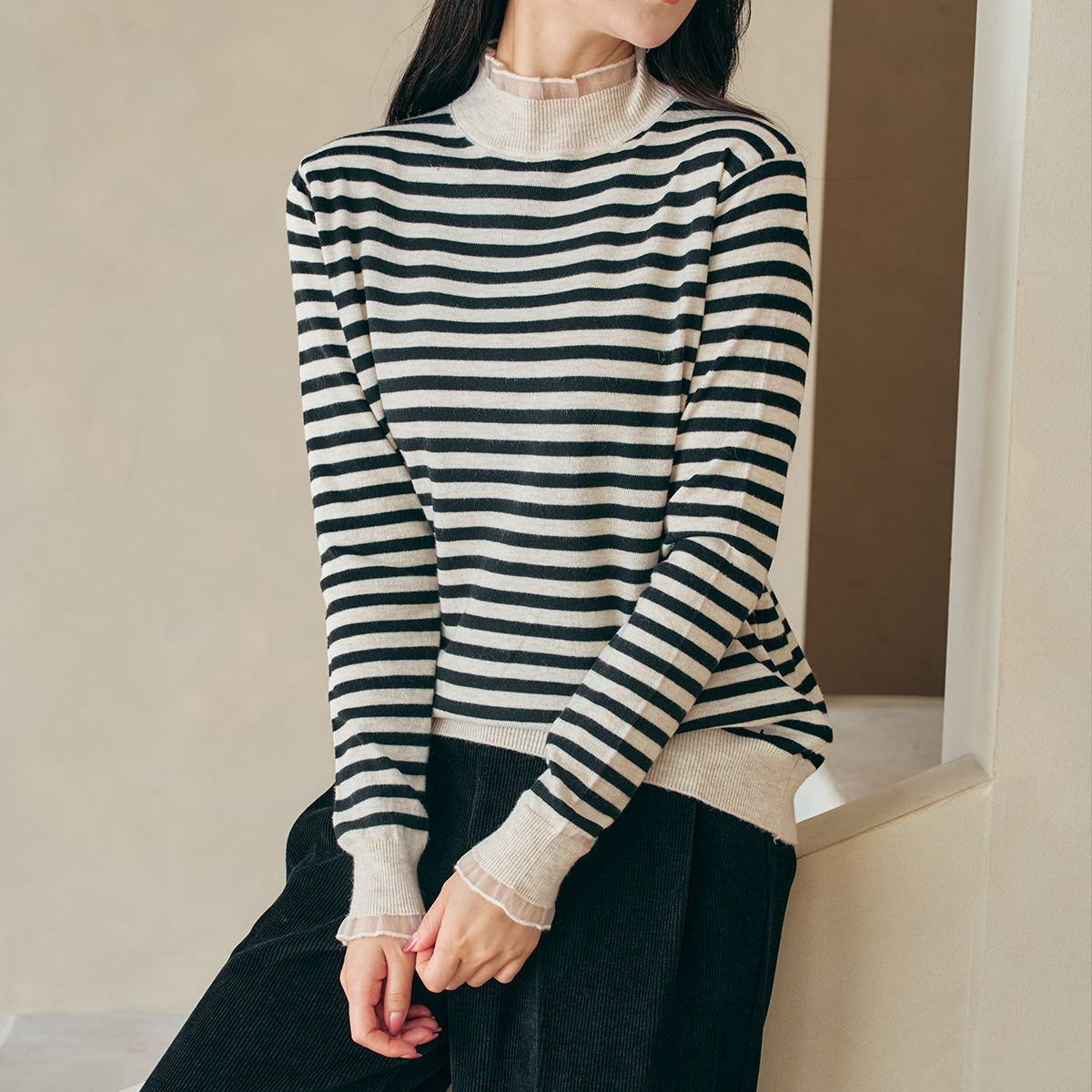 [예뻐너] 로앤트 반목 프릴 단가라 비스코스 니트