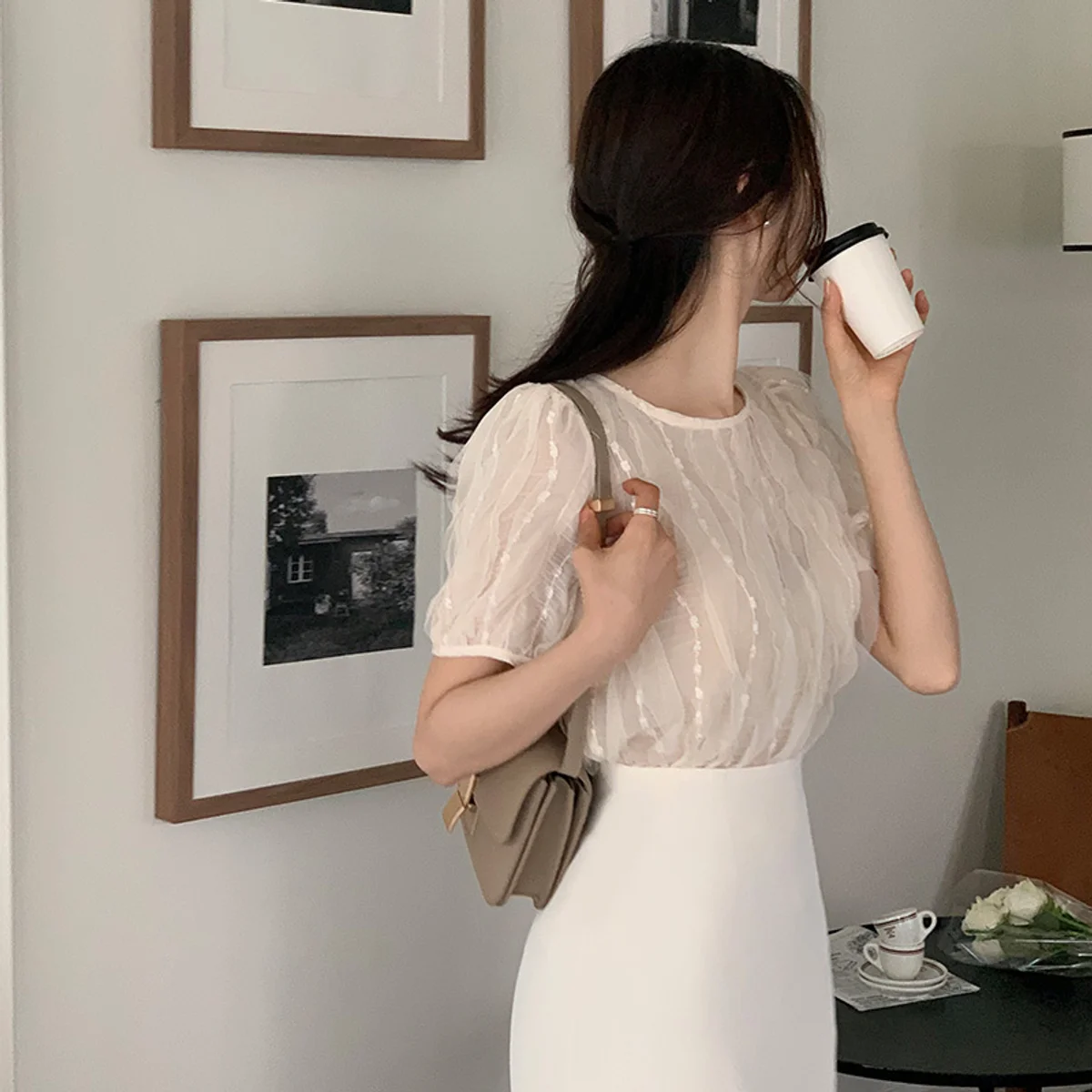 퀸잇 - (국내제작/소장가치템) 헤린 물결 레이스 쉬폰 반팔 블라우스 bs7970